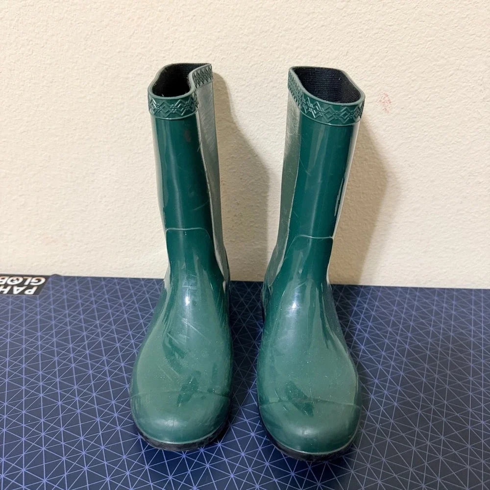 UGG Waterproof Rain Boots Kids Size 1 Green Rubber Pull On Spring Midcalf